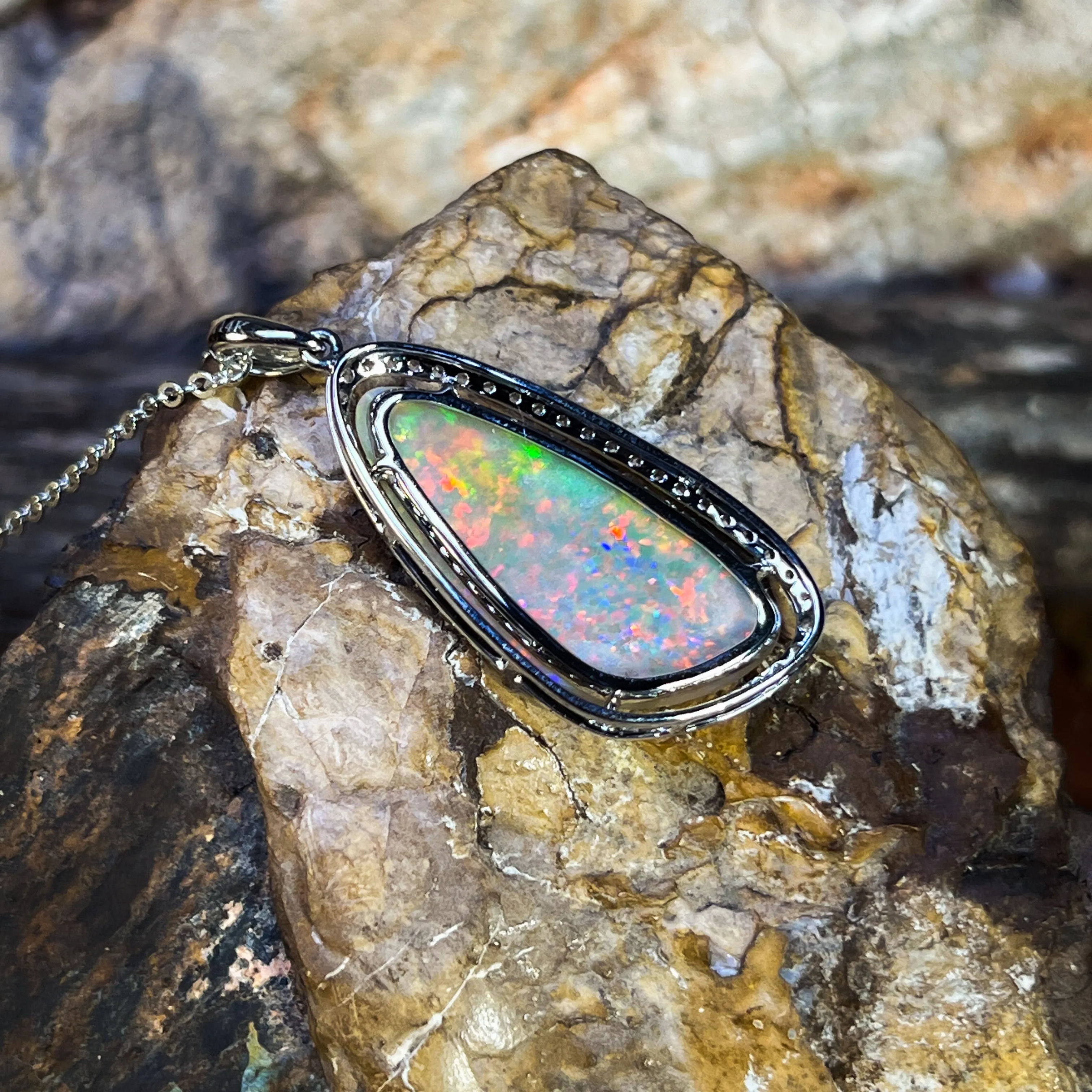 14kt White Gold Crystal Opal 5.22ct and White Sapphire 0.35ct