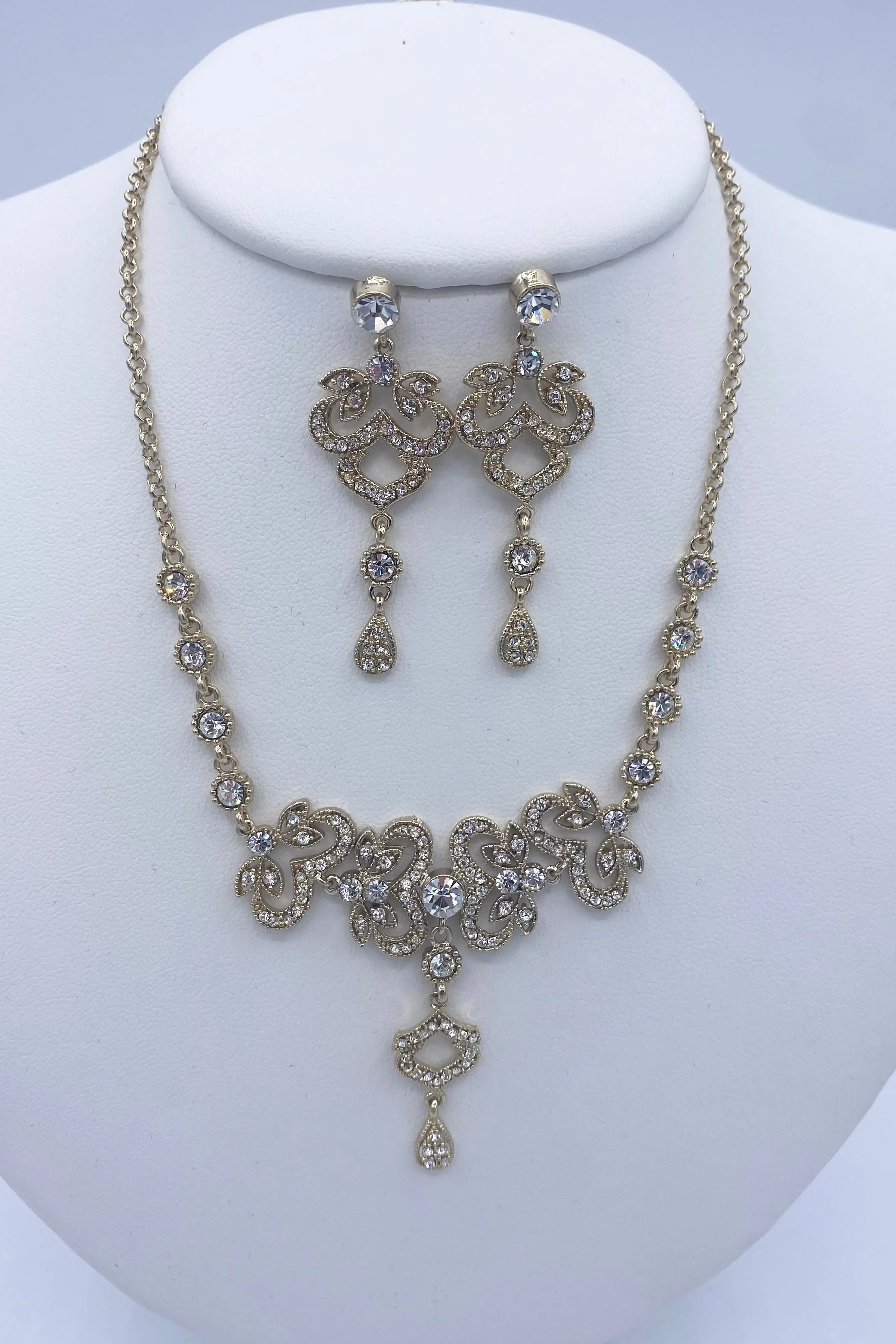 Elen Henderson Crystal Gold Necklace And Earring Set
