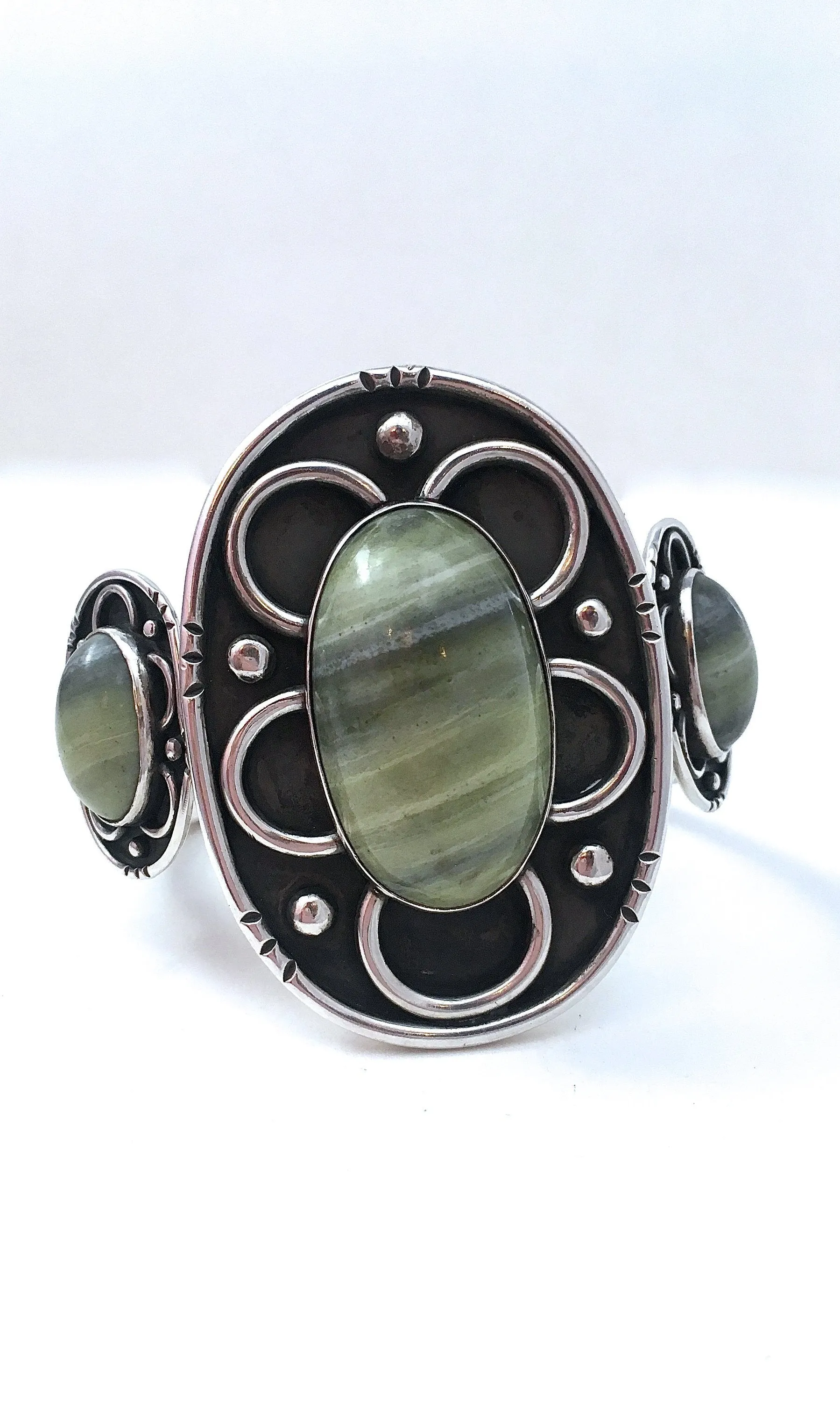 LIZARD JASPER 1970s Large Statement Silver and Green Cuff