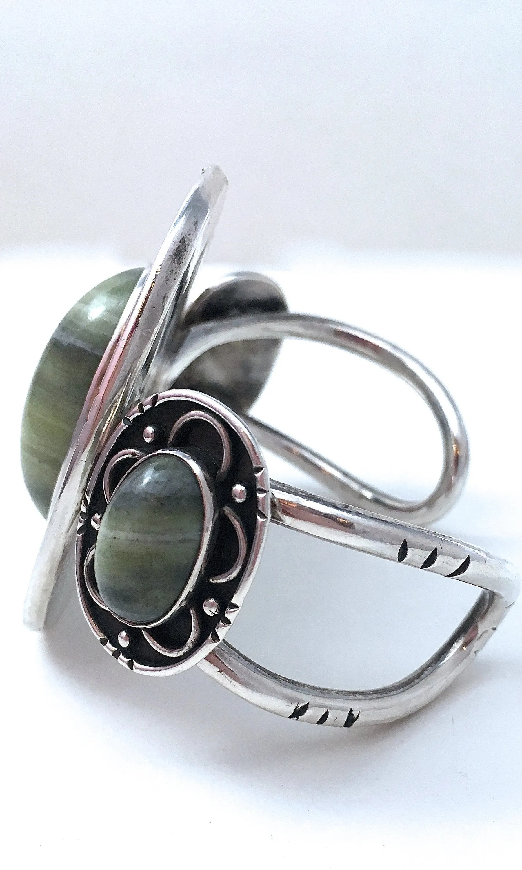 LIZARD JASPER 1970s Large Statement Silver and Green Cuff