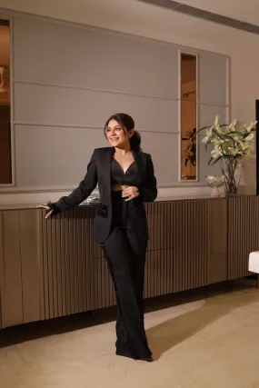 Meghna Pahwa in Victoria Black Set