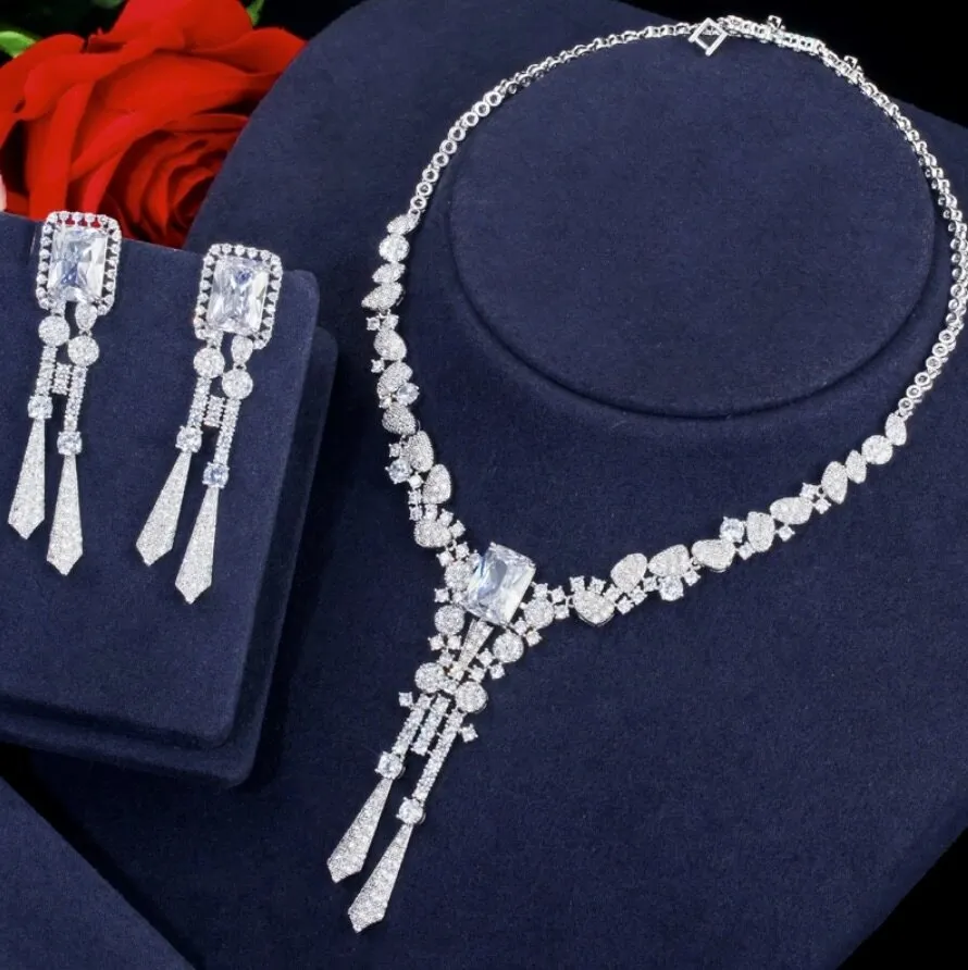 "Arissa" - Luxury Silver Cubic Zirconia Bridal Jewelry Set
