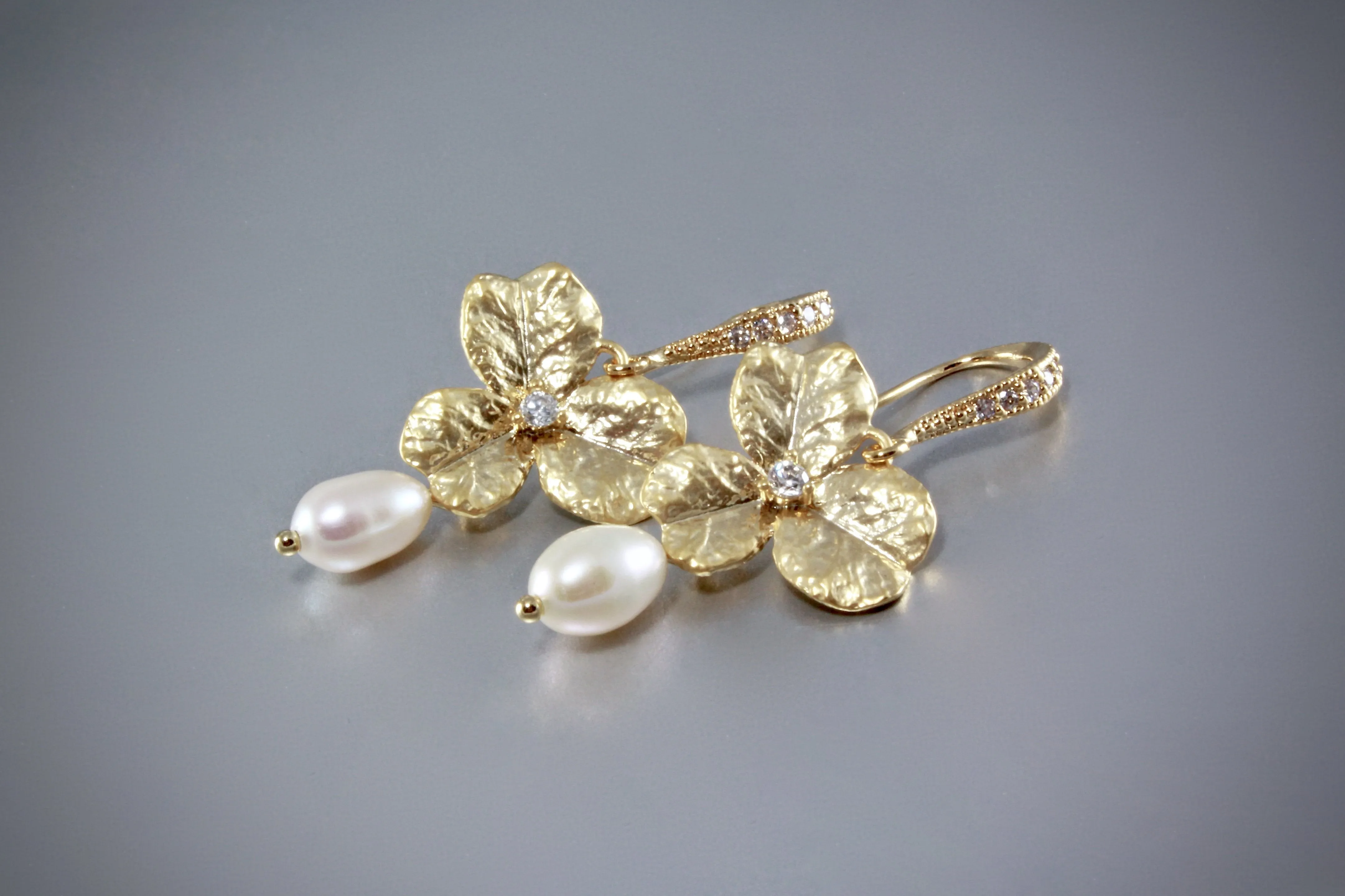 "Blush" - Pearl Bracelet and Earrings Set - Available in Yellow Gold and Silver