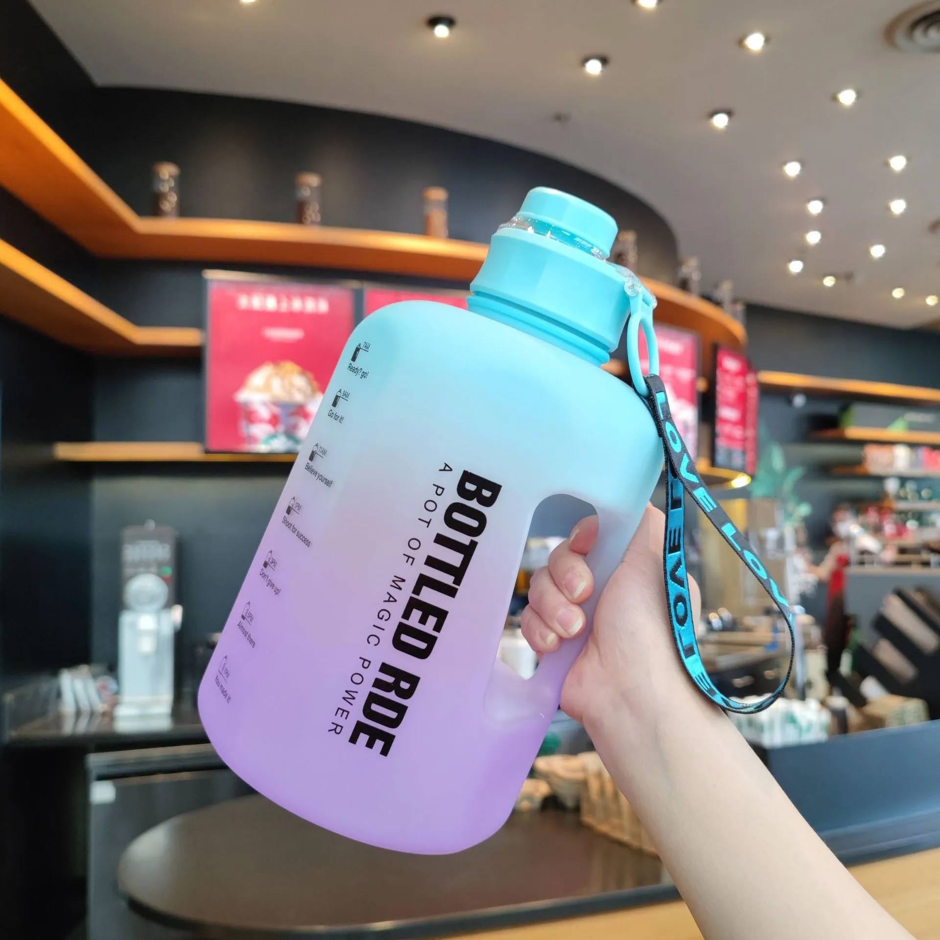 SPORTS CREATIVE BOTTLE 2 LITRE